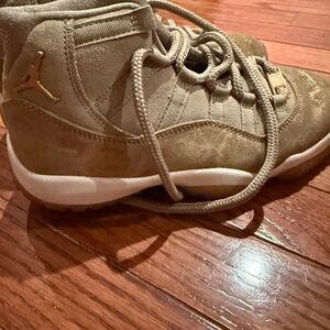 Kids Green High-Top Jordan Sneakers